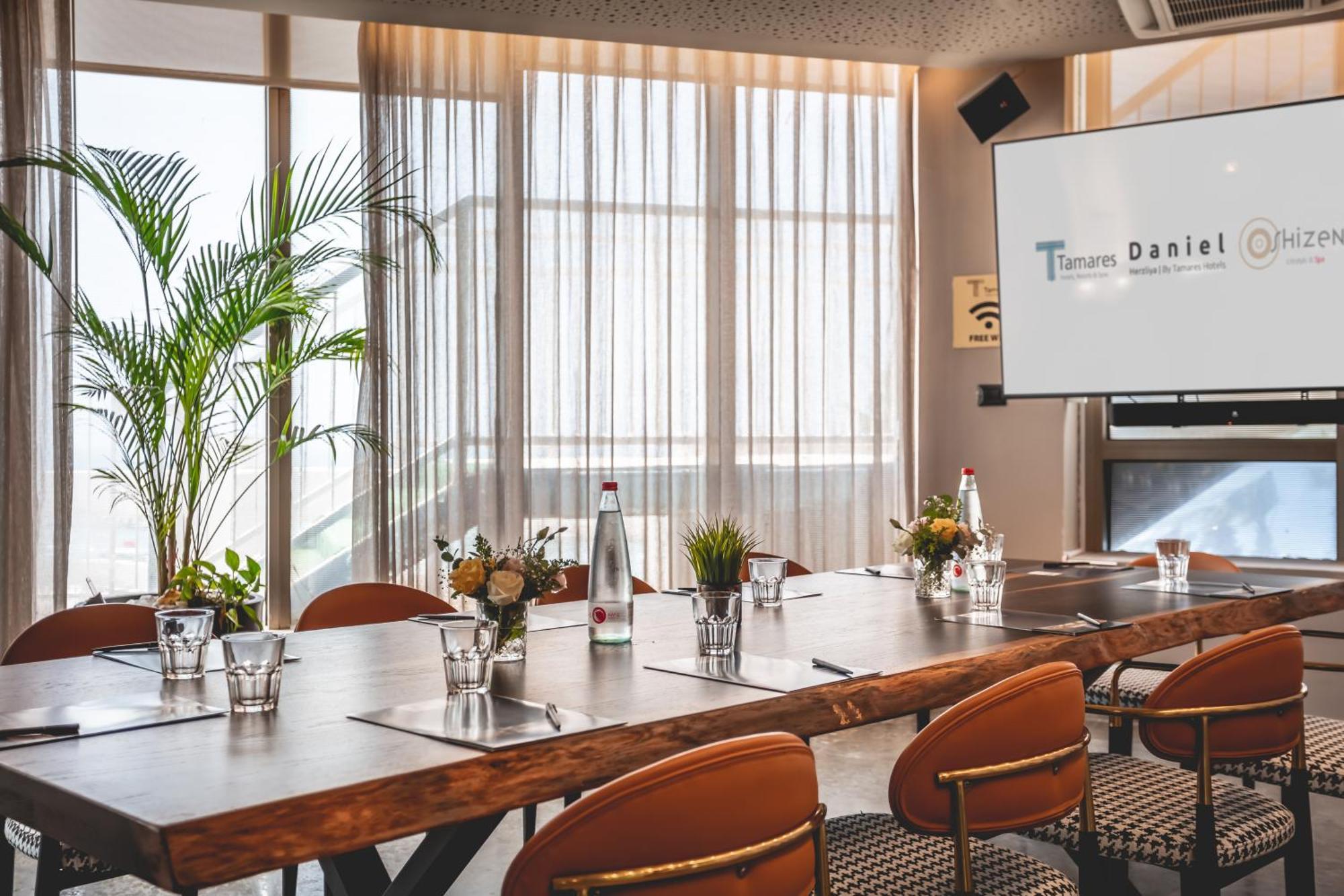 ดาเนียล เฮิร์สไลยา โฮเต็ล Hotel Herzliya ภายนอก รูปภาพ Meeting room